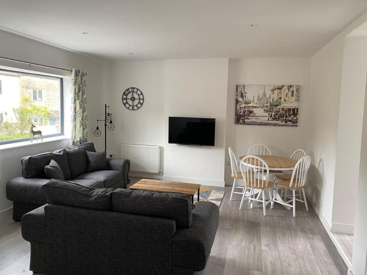 Stunning Modern Apartment In The Cotswolds Chalford Exteriör bild